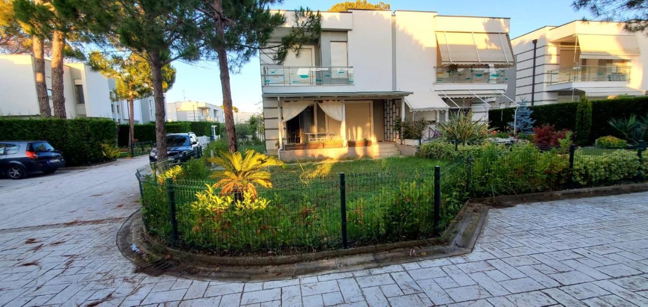 Villa Artino Durrës Esterno foto